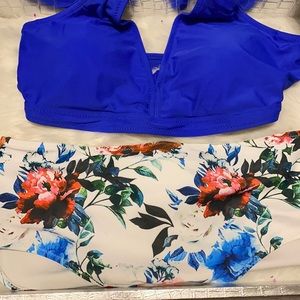 Two piece floral blue🤍